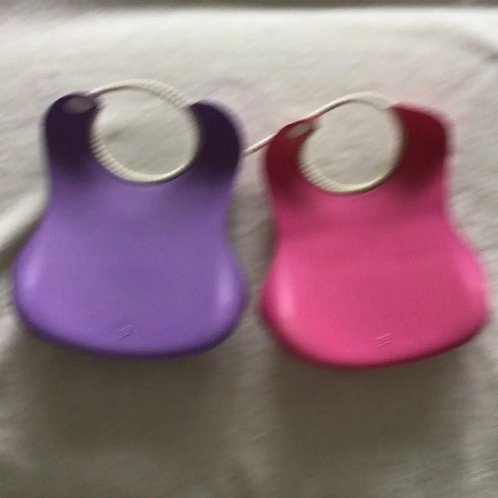 BabyBjörn Silicone Bibs in Purple and Pink - Set of 2